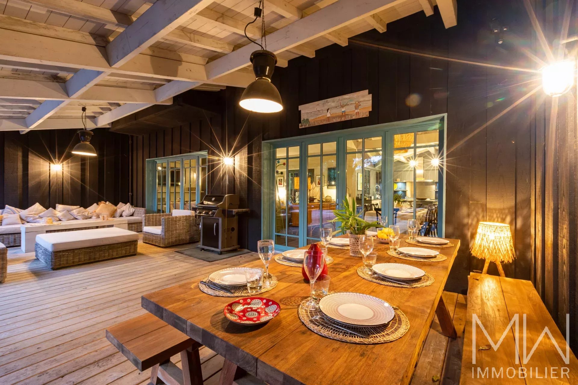 LOCATION SAISONNIÈRE DE PRESTIGE AVEC PISCINE – CAP FERRET – 10 COUCHAGES