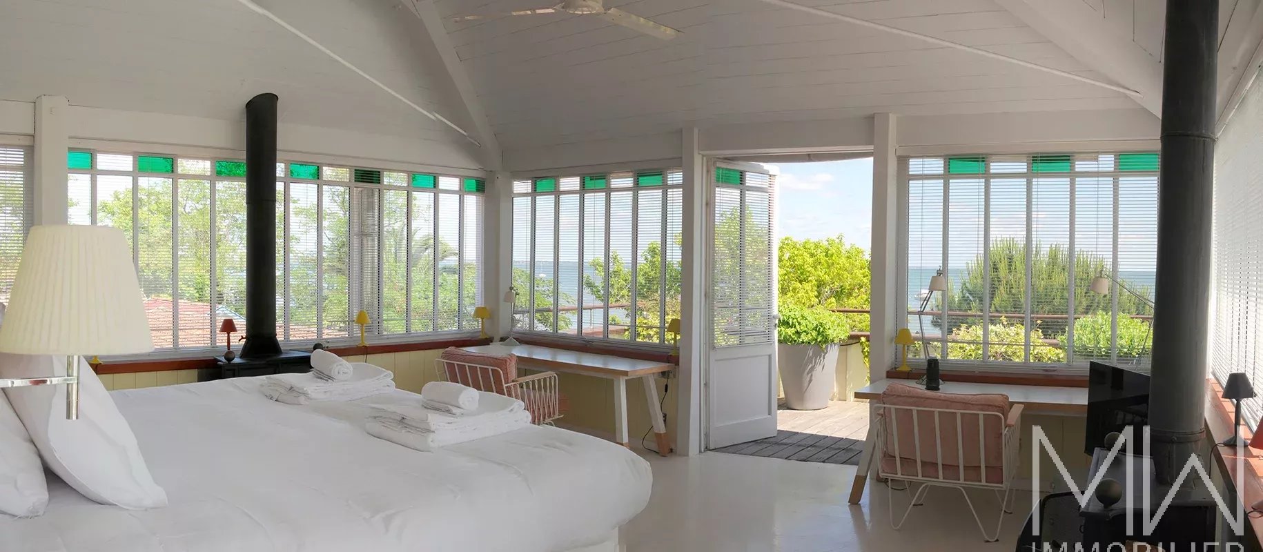 VILLA PIEDS DANS L’EAU – VILLAGE DES JACQUETS – 16 COUCHAGES