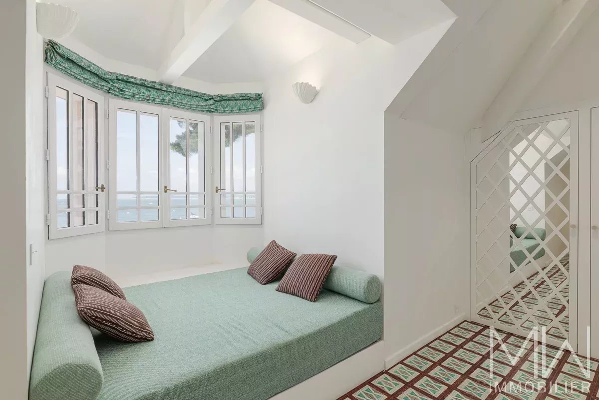 QUARTIER DES 44HA,  PREMIERE LIGNE  – CAP FERRET – 10 COUCHAGES