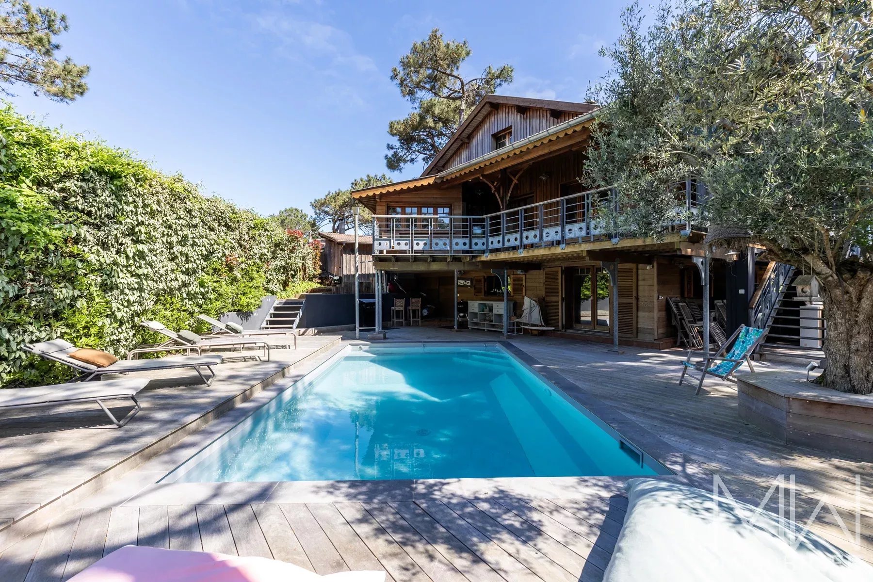 AGREABLE VILLA BOIS AVEC PISCINE – CAP FERRET – 10 COUCHAGES