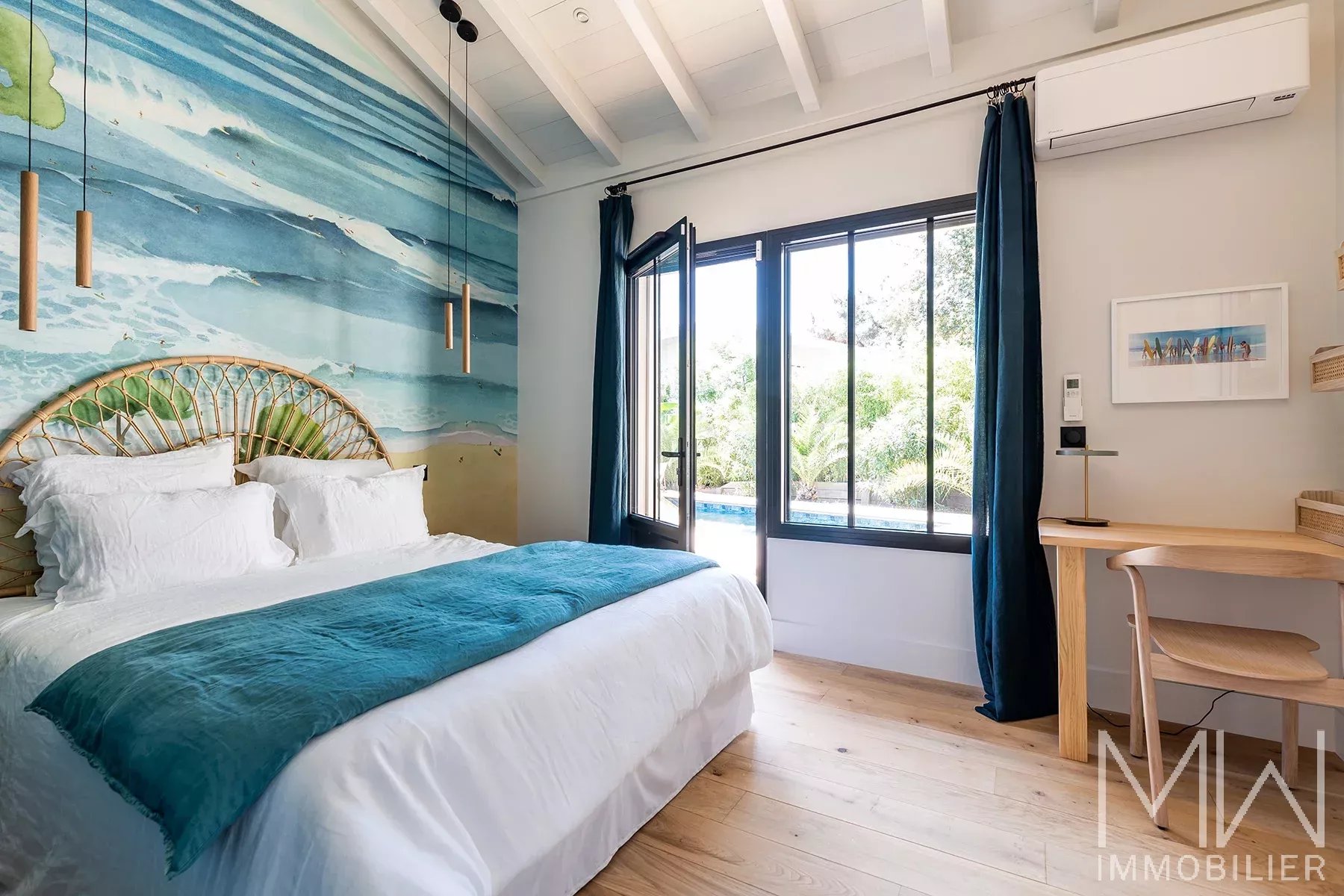 MAGNIFIQUE VILLA BOIS AVEC PISCINE – CAP FERRET – 12 COUCHAGES