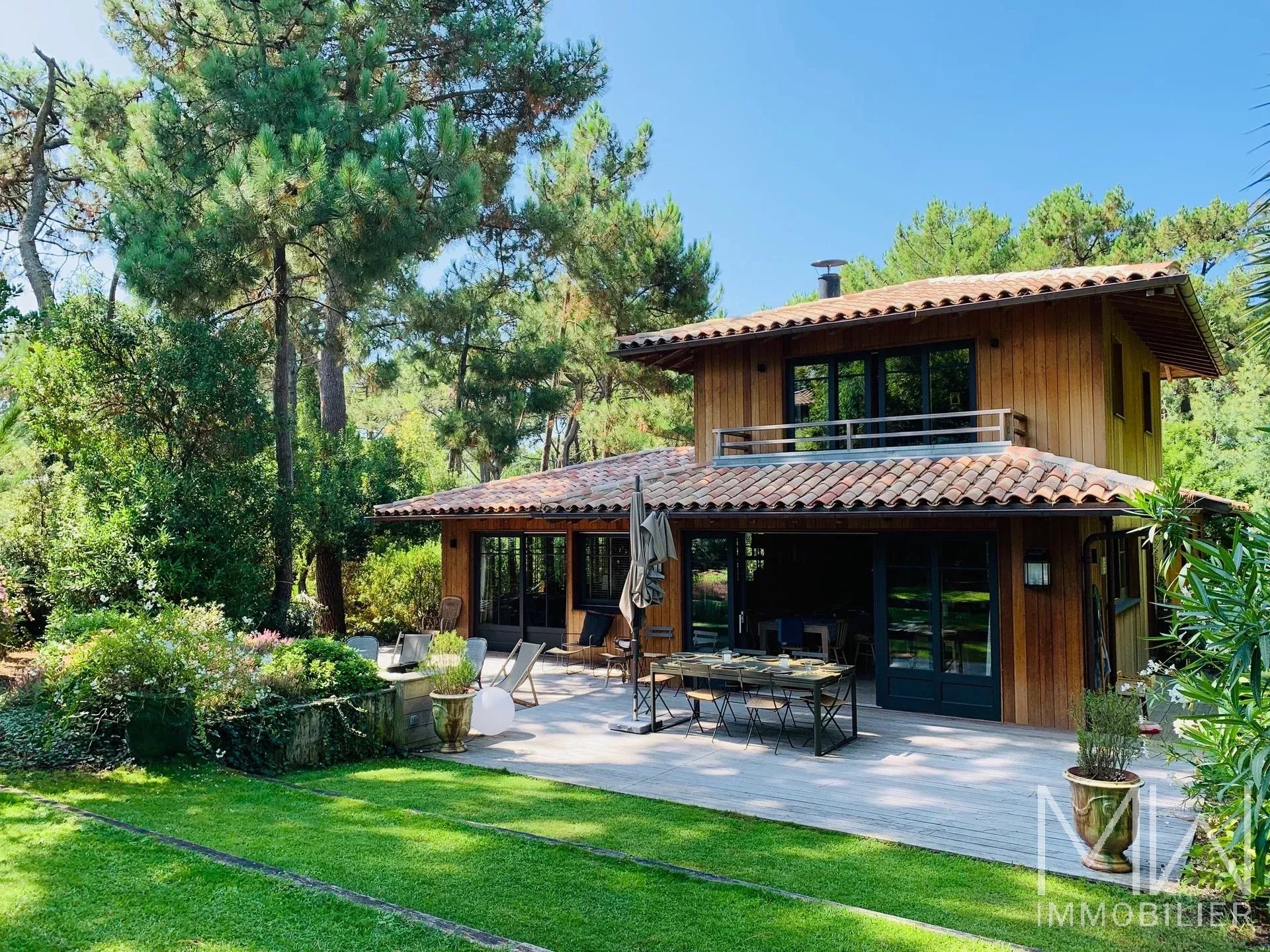 MAGNIFIQUE VILLA BOIS EN PREMIÈRE LIGNE – LA VIGNE – 8 COUCHAGES
