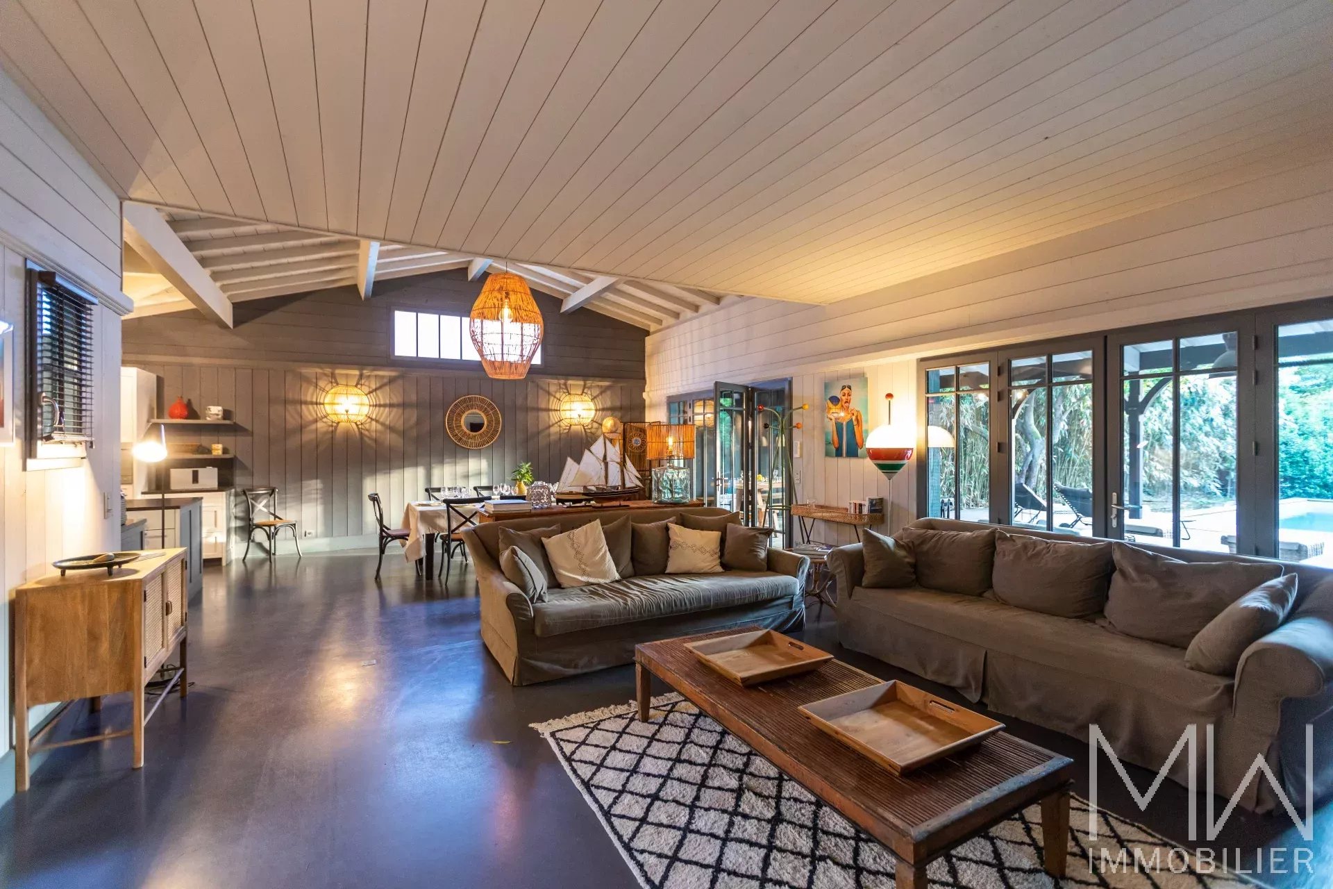 LOCATION SAISONNIÈRE DE PRESTIGE AVEC PISCINE – CAP FERRET – 10 COUCHAGES