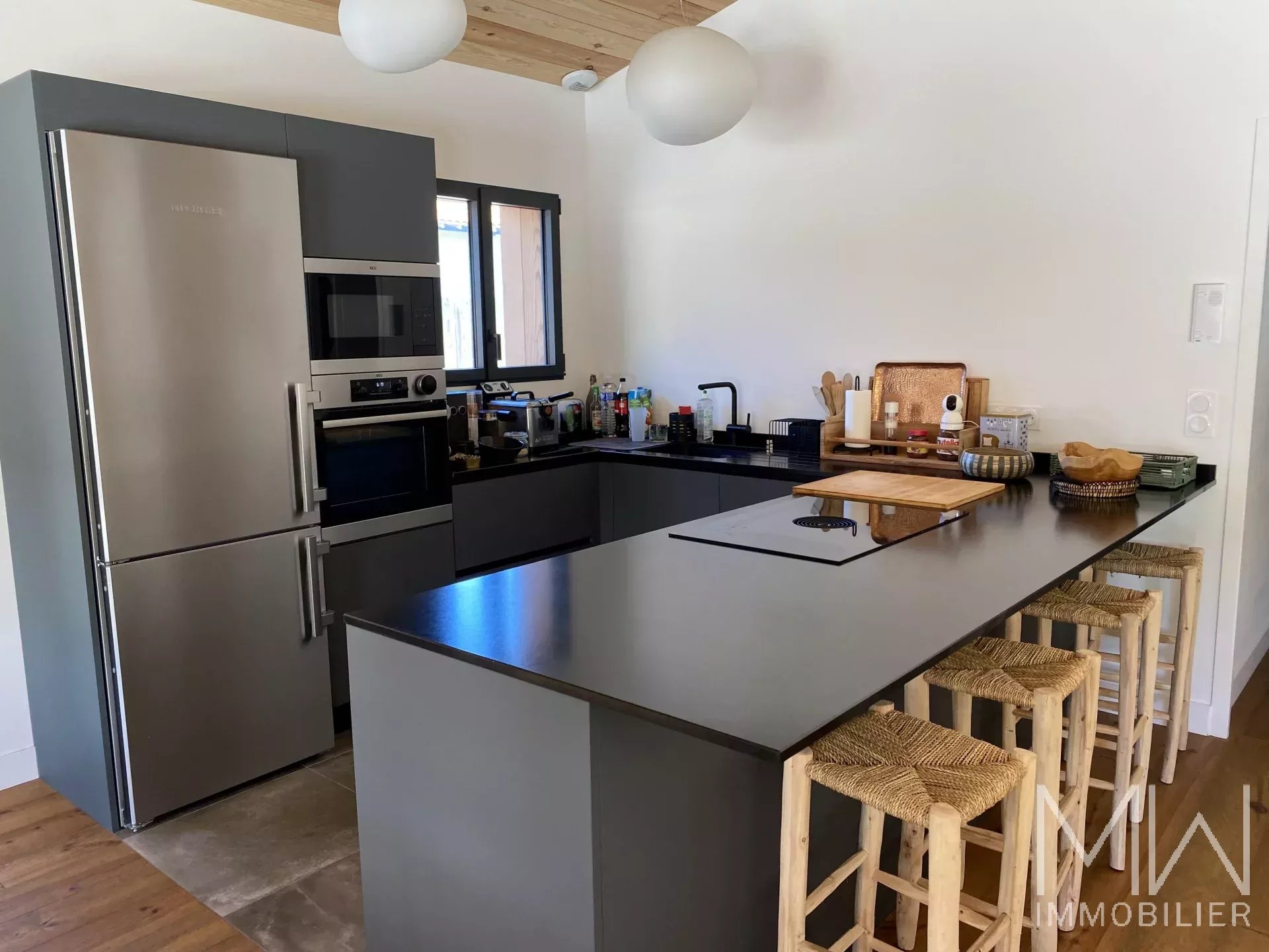BELLE VILLA BOIS AVEC PISCINE – CAP FERRET – 12 COUCHAGES