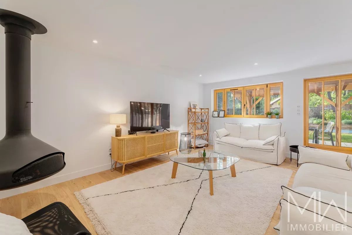 VILLA BOIS AVEC PISCINE – PETIT PIQUEY – 12 COUCHAGES