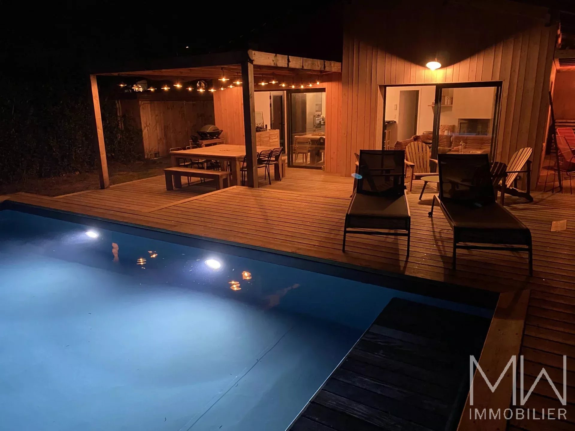 BELLE VILLA BOIS AVEC PISCINE – CAP FERRET – 12 COUCHAGES