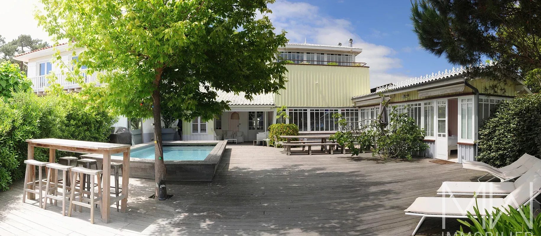 VILLA PIEDS DANS L’EAU – VILLAGE DES JACQUETS – 16 COUCHAGES
