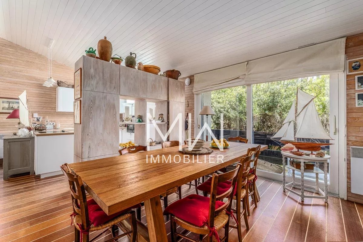 VILLA AU CALME DANS LE QUARTIER DES 44HA – CAP FERRET – 9 COUCHAGES