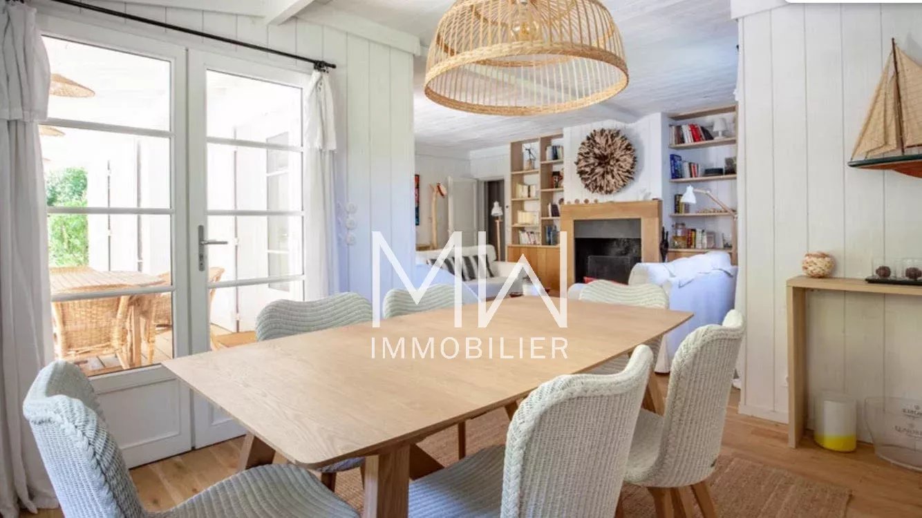 BELLE VILLA AVEC PISCINE – CAP FERRET – 10 COUCHAGES