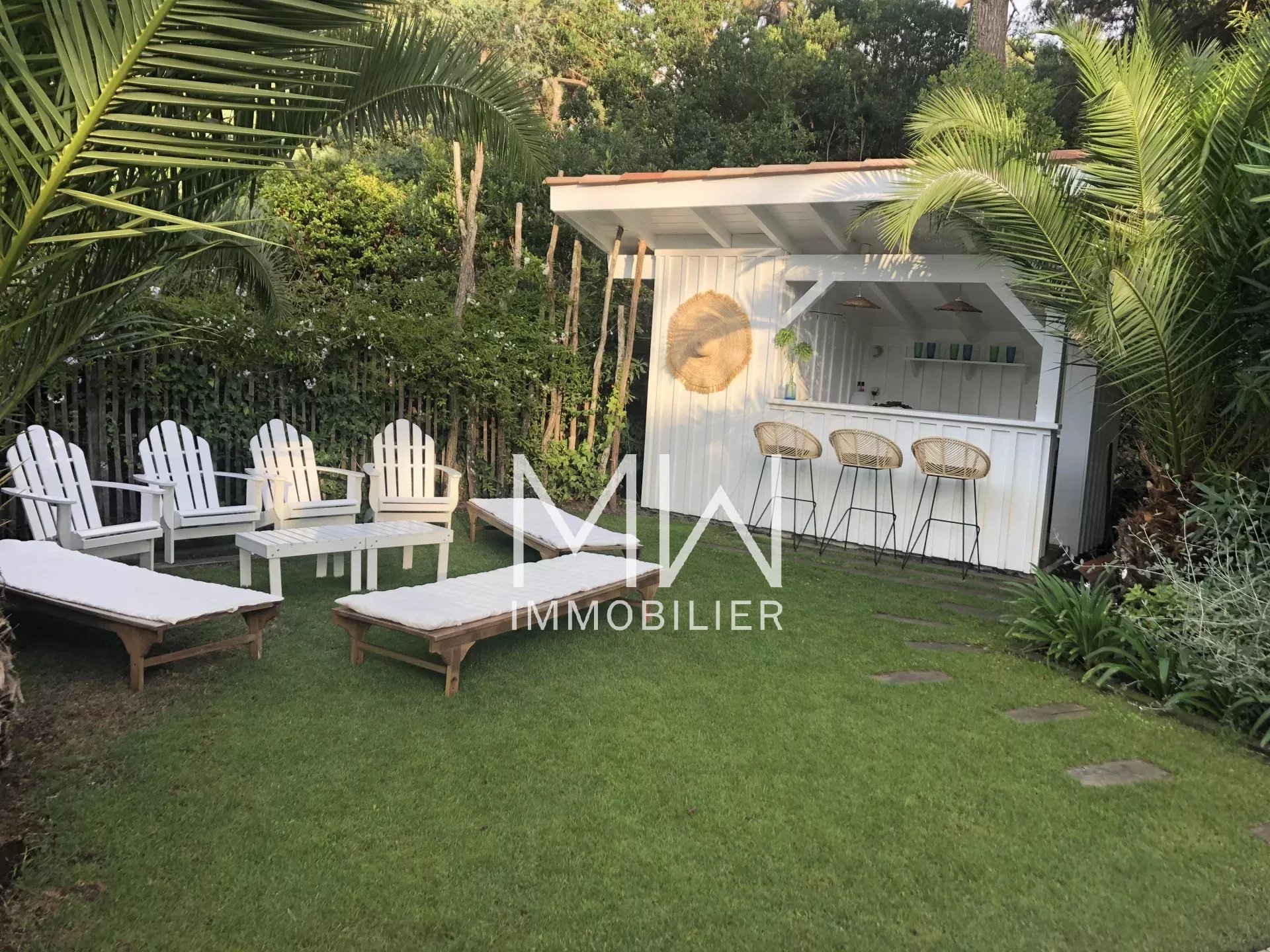 BELLE VILLA AVEC PISCINE – CAP FERRET – 10 COUCHAGES