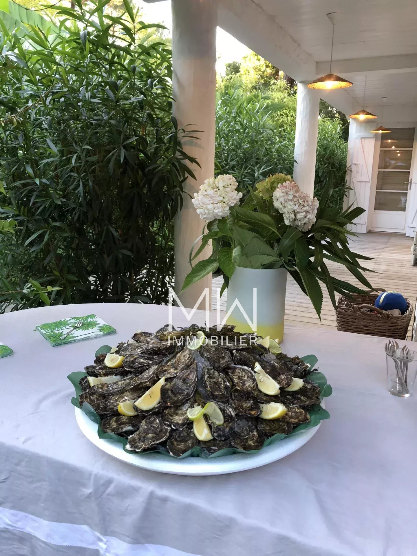 BELLE VILLA AVEC PISCINE – CAP FERRET – 10 COUCHAGES