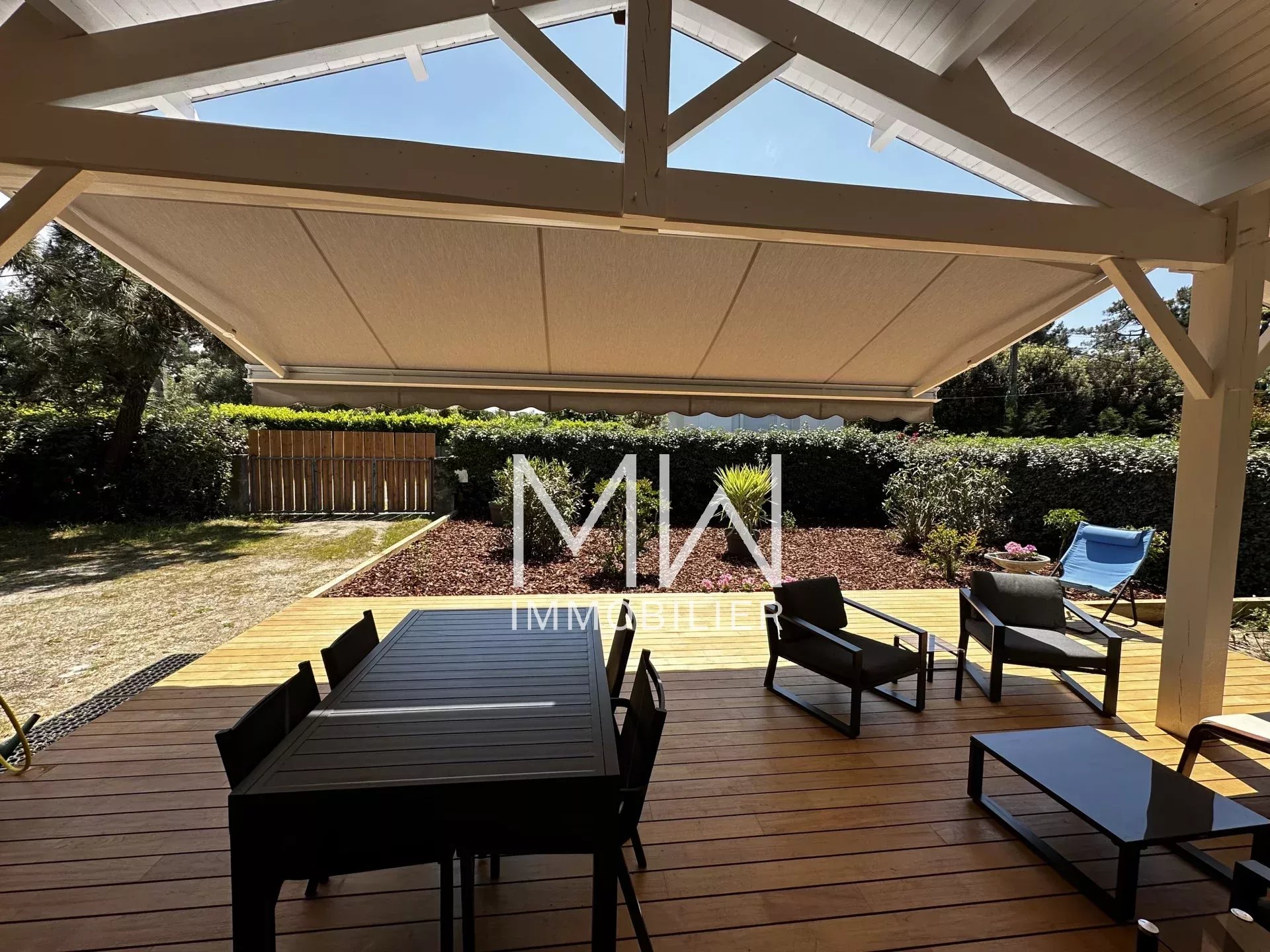 JOLIE VILLA AVEC PISCINE AU COEUR DU CAP FERRET – 6 COUCHAGES