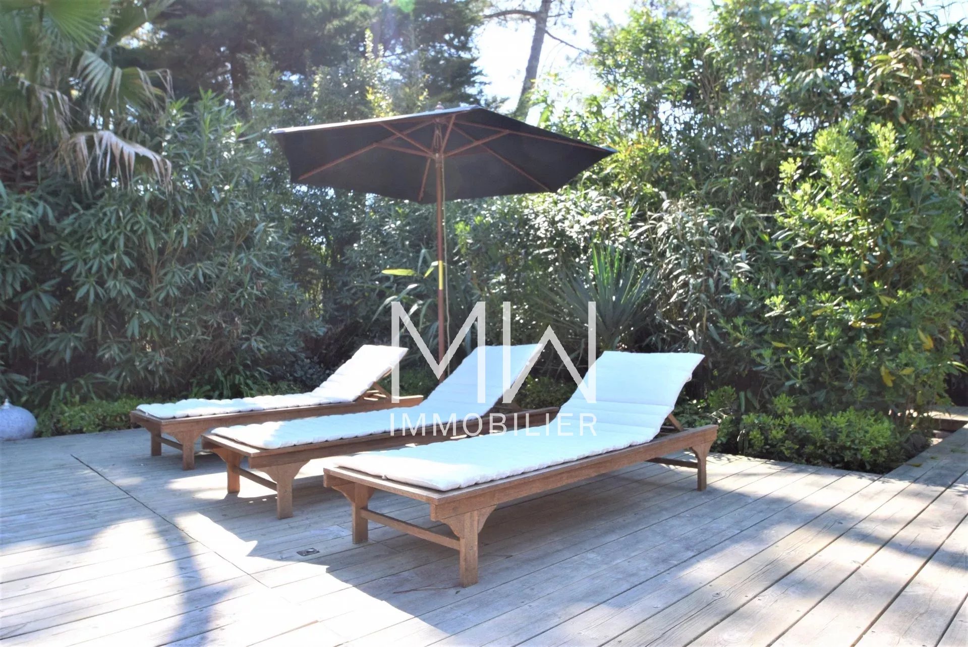 BELLE VILLA AVEC PISCINE – CAP FERRET – 10 COUCHAGES