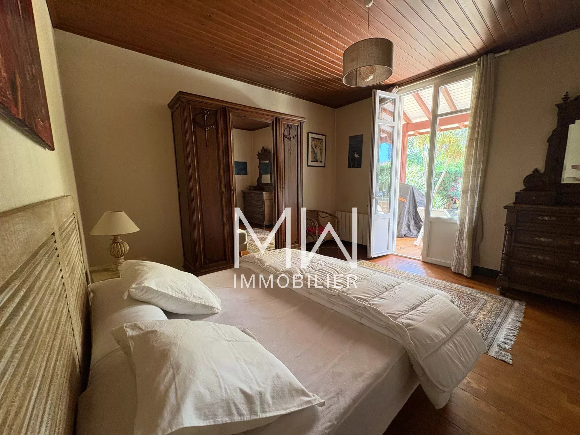 CHARMANTE ARCACHONNAISE – CAP FERRET – 6 COUCHAGES
