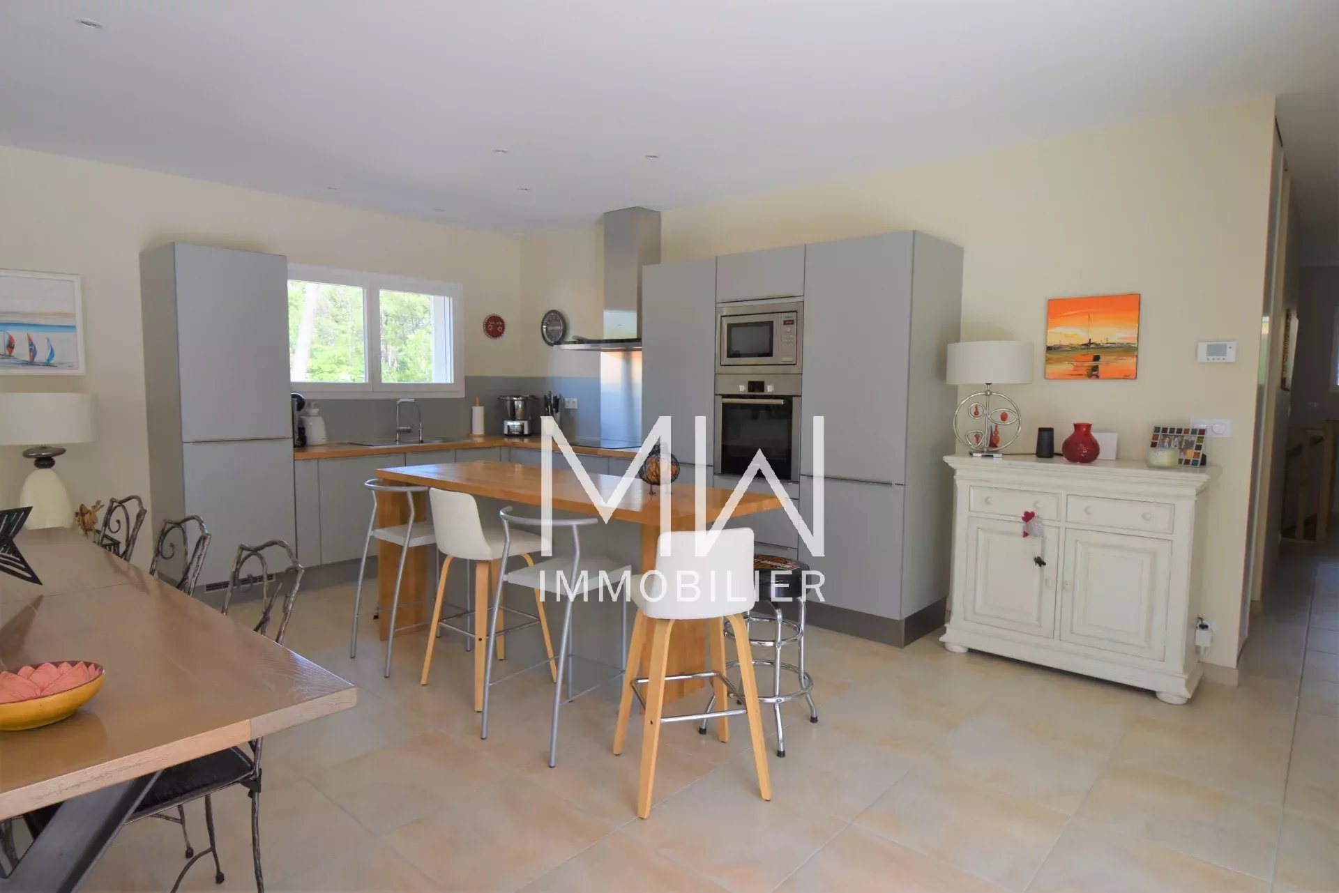 TRES BELLE MAISON  -CAP FERRET-