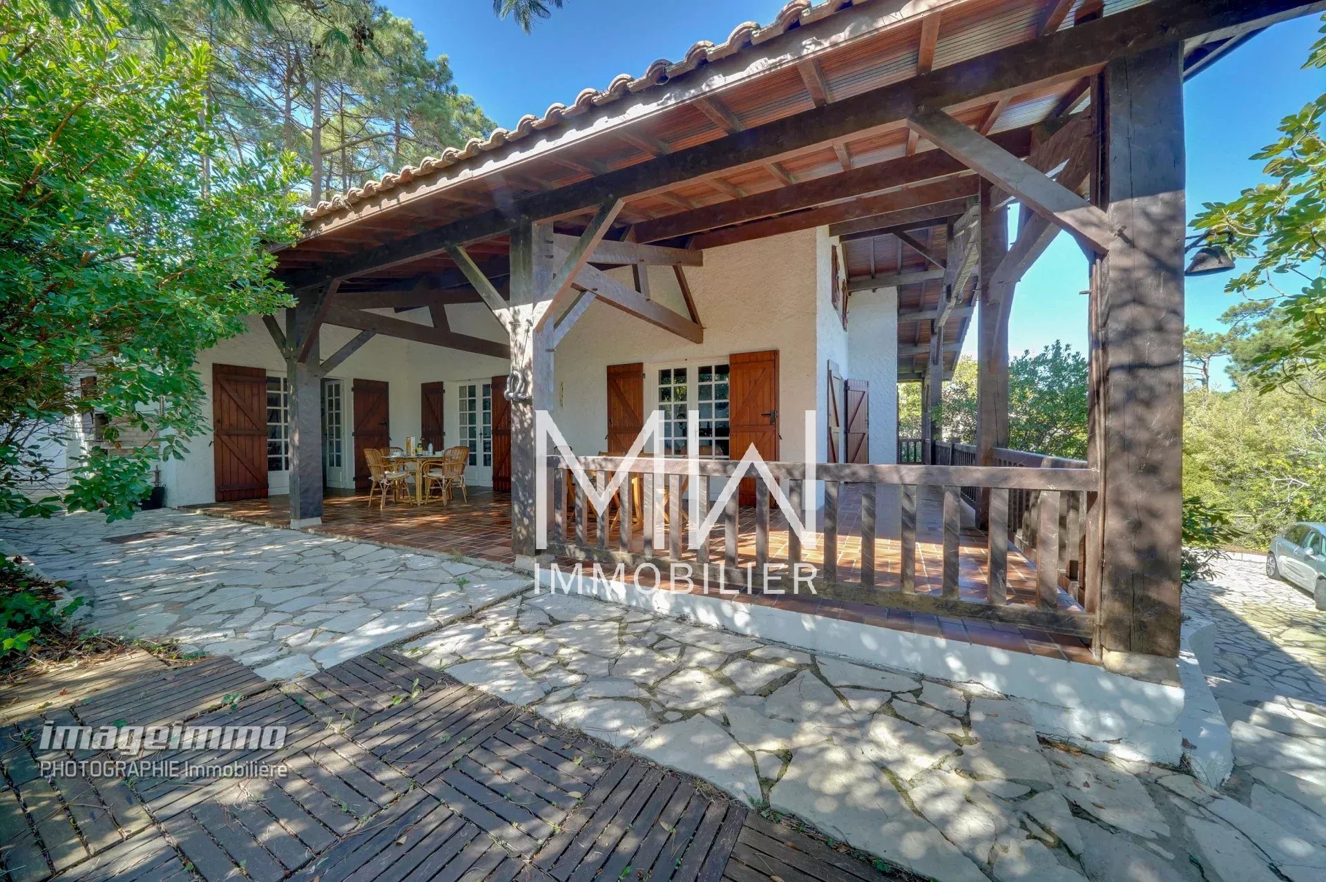 VASTE VILLA TOUT PROCHE DU BASSIN – LE CANON-