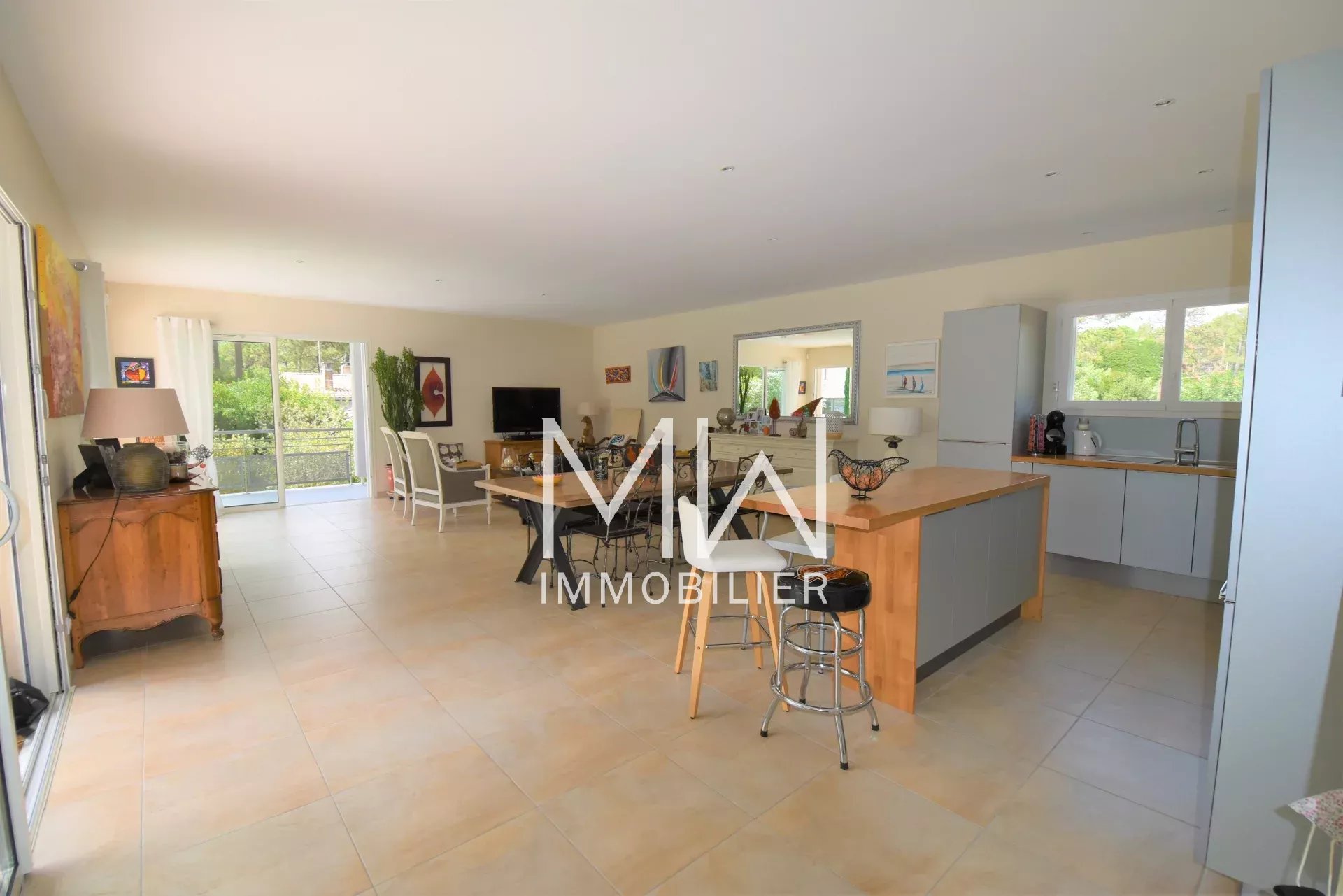 TRES BELLE MAISON  -CAP FERRET-