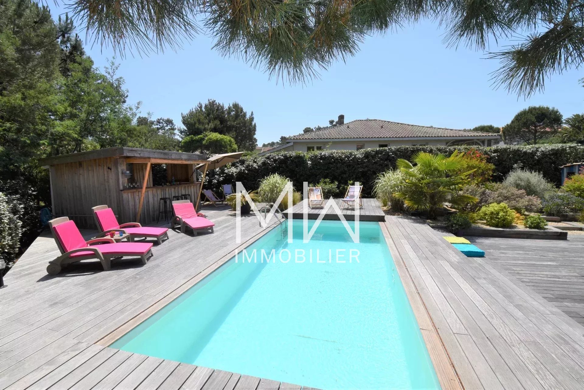 VILLA DE VACANCES AVEC PISCINE – LE CANON  – 8 COUCHAGES