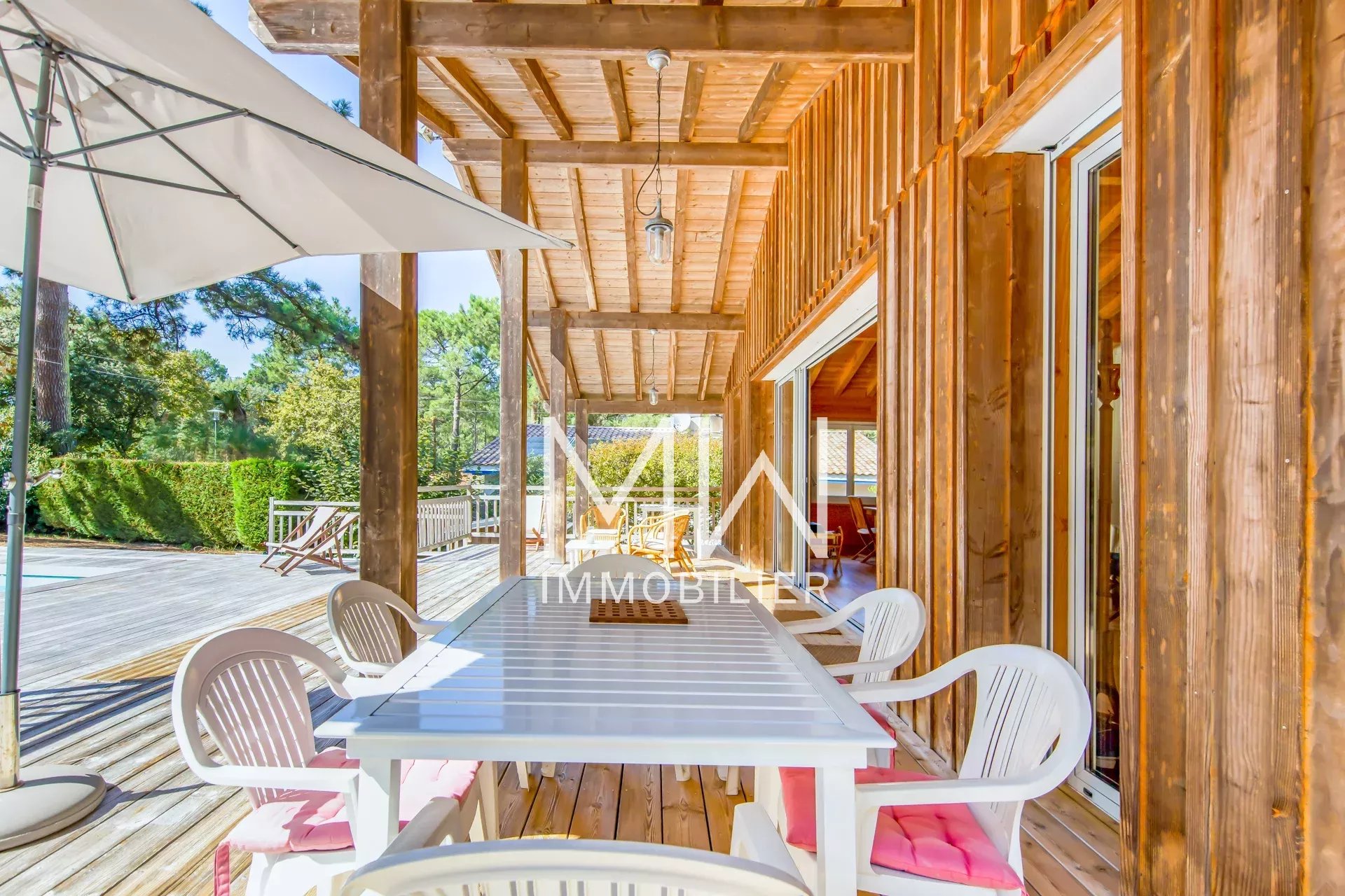 VILLA AVEC PISCINE – PIRAILLAN – 8 COUCHAGES
