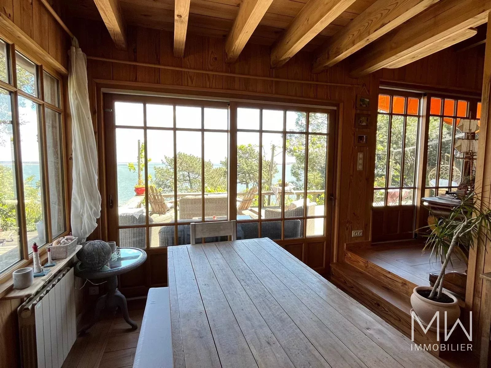 VILLA BOIS AVEC PISCINE ET VUE PANORAMIQUE SUR LE BASSIN – LA VIGNE – 12 PERSONNES
