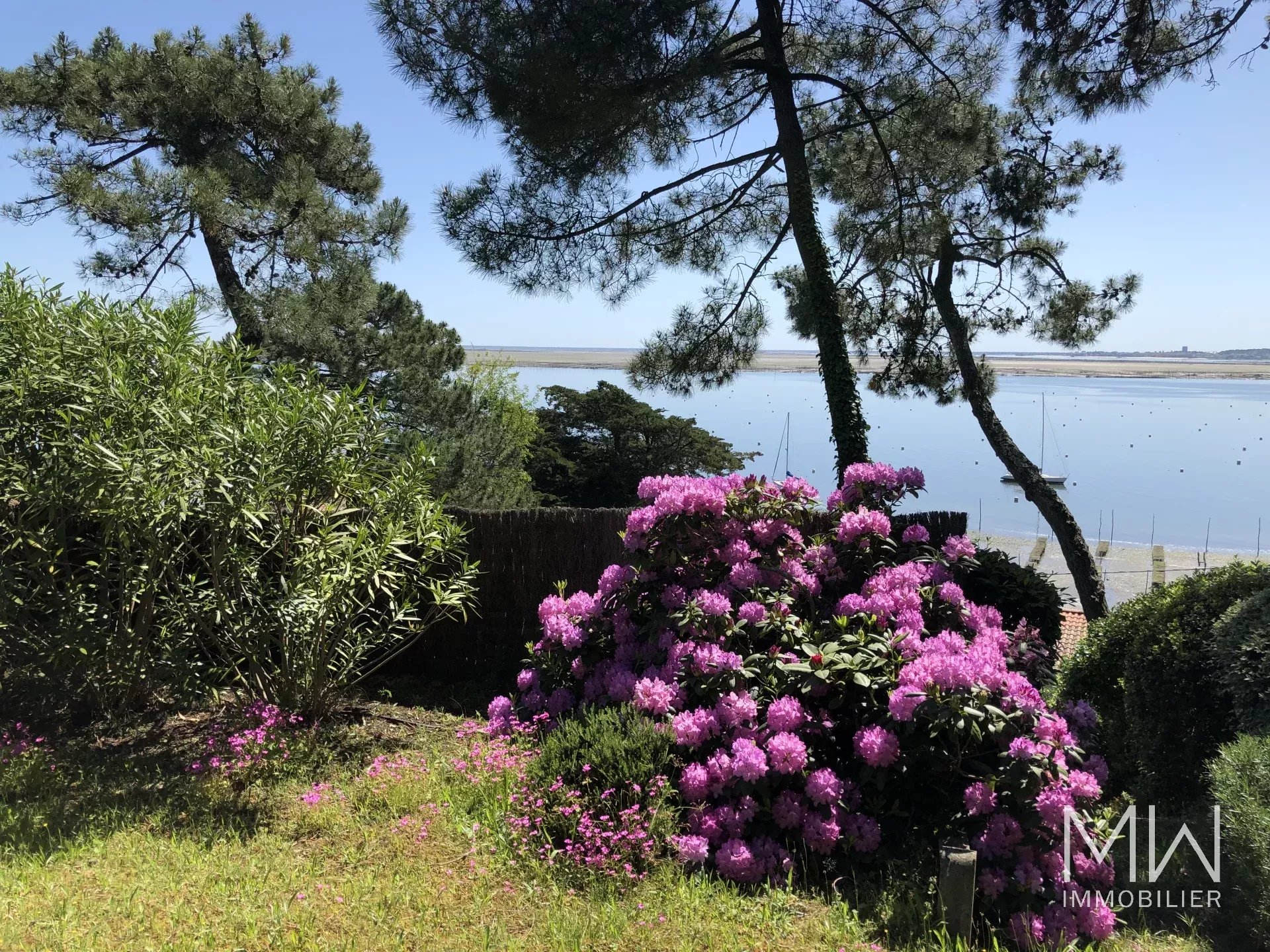 MAISON D’EXCEPTION AVEC VUE IMPRENABLE SUR LE BASSIN D’ARCACHON
