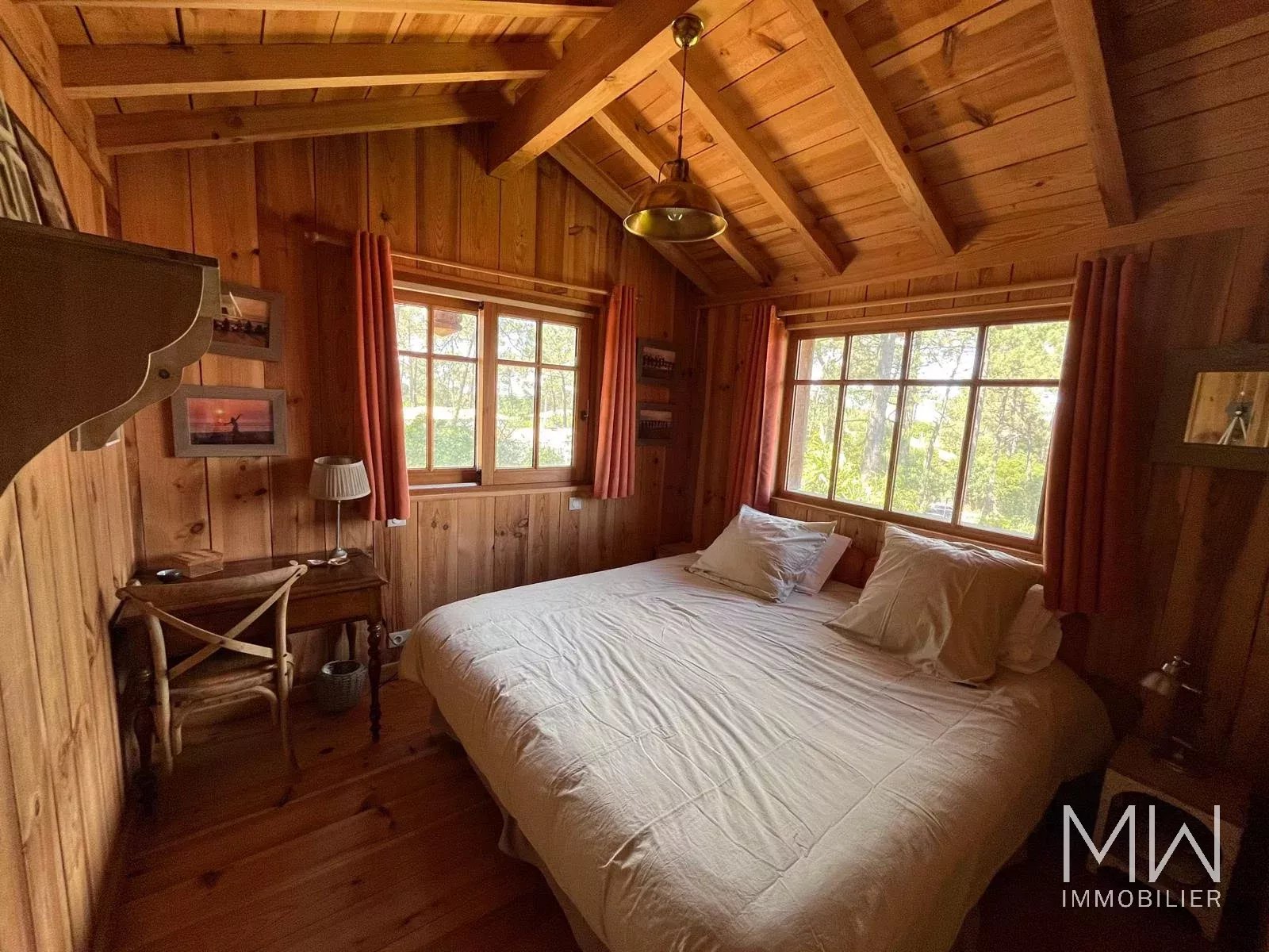 VILLA BOIS AVEC PISCINE ET VUE PANORAMIQUE SUR LE BASSIN – LA VIGNE – 12 PERSONNES