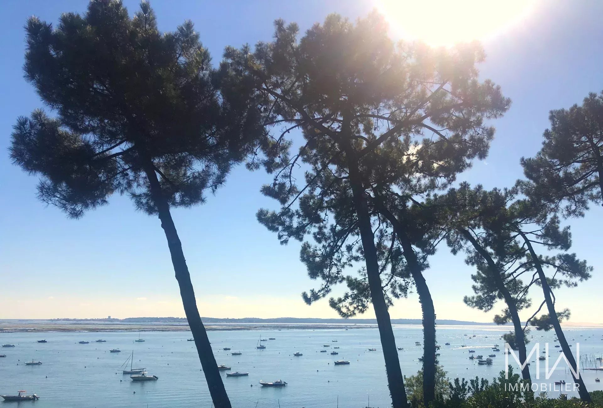 MAISON D’EXCEPTION AVEC VUE IMPRENABLE SUR LE BASSIN D’ARCACHON