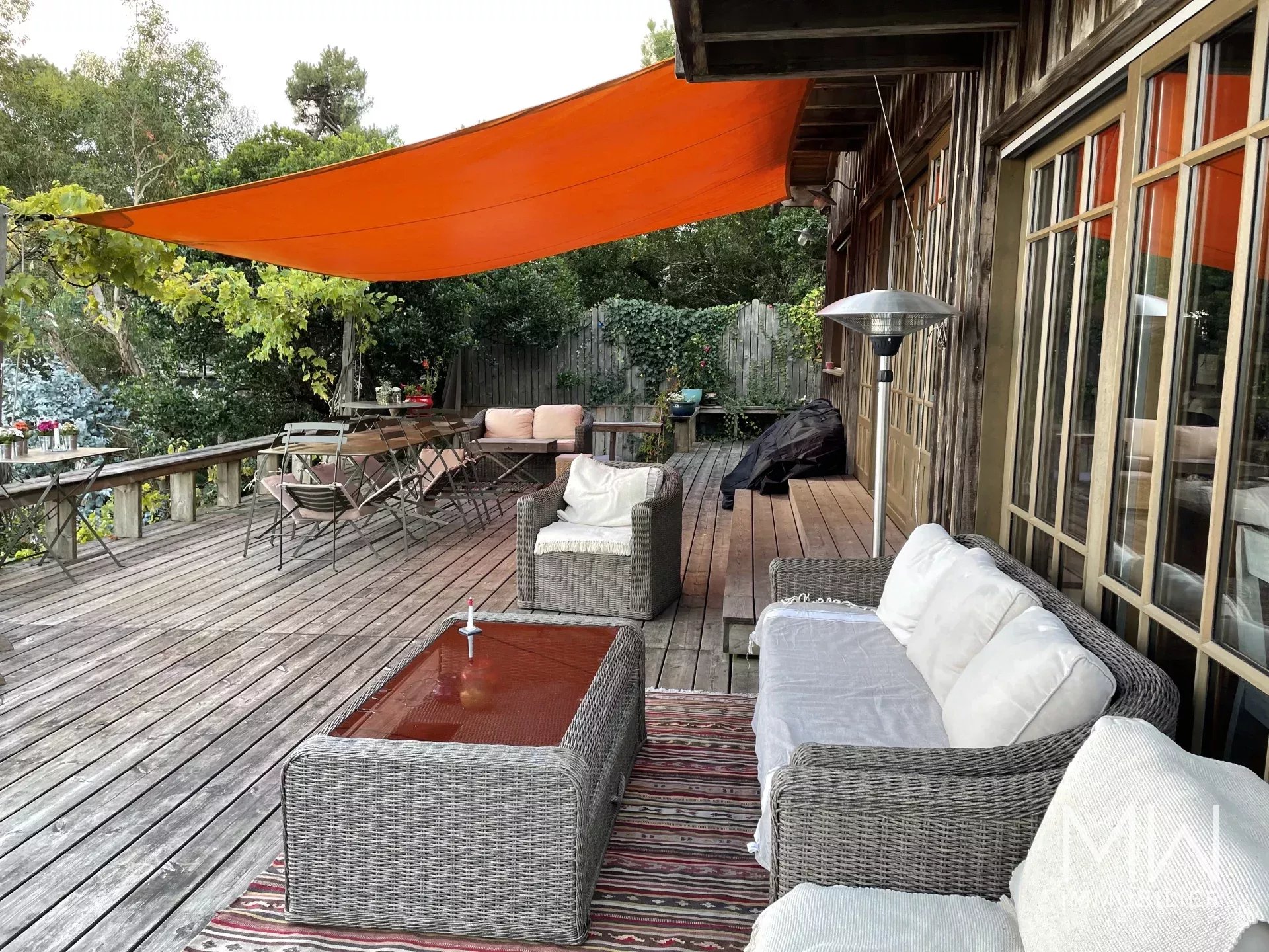VILLA BOIS AVEC PISCINE ET VUE PANORAMIQUE SUR LE BASSIN – LA VIGNE – 12 PERSONNES