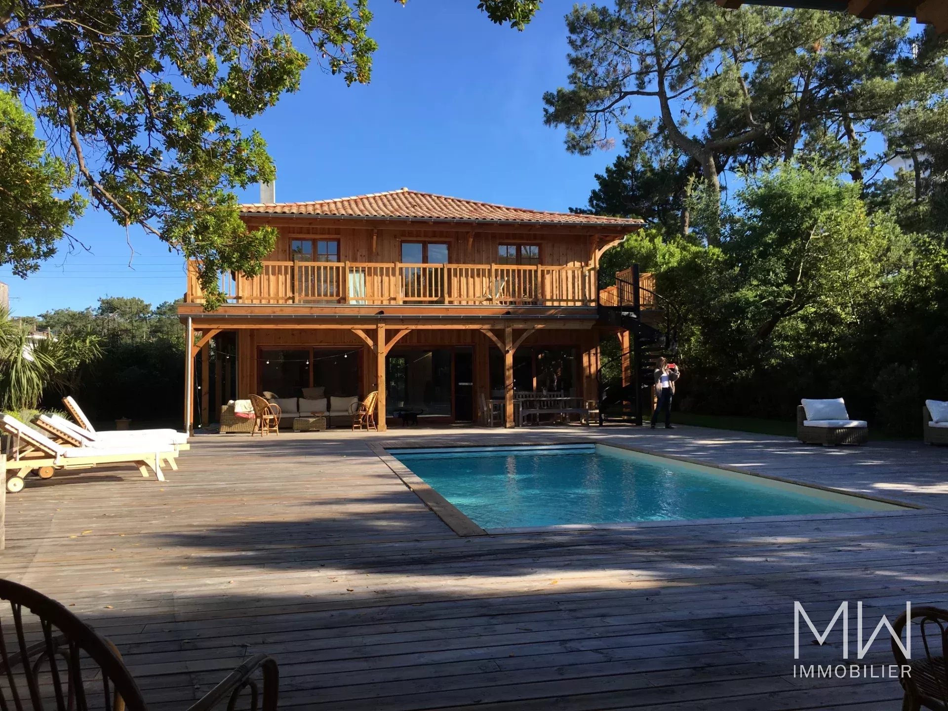 VILLA BOIS AVEC PISCINE – CAP FERRET – 10 COUCHAGES