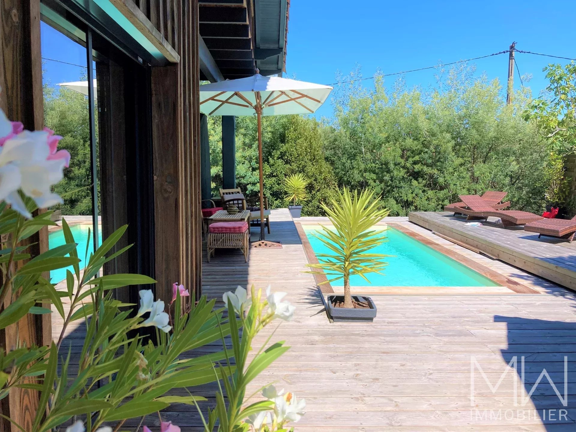 RAVISSANTE VILLA -LE CANON-