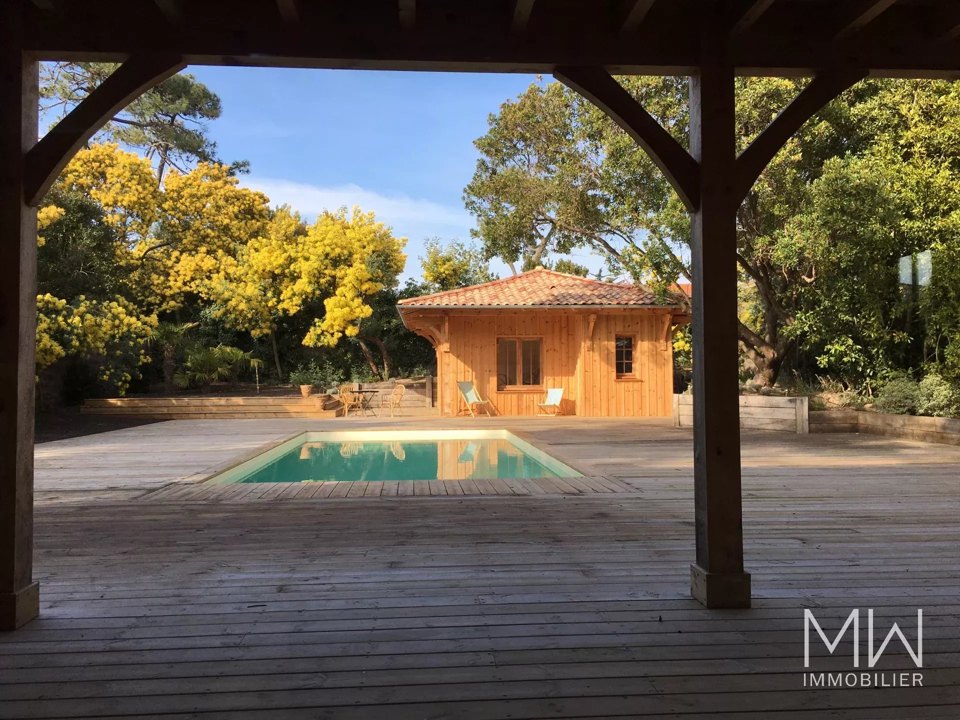 VILLA BOIS AVEC PISCINE – CAP FERRET – 10 COUCHAGES