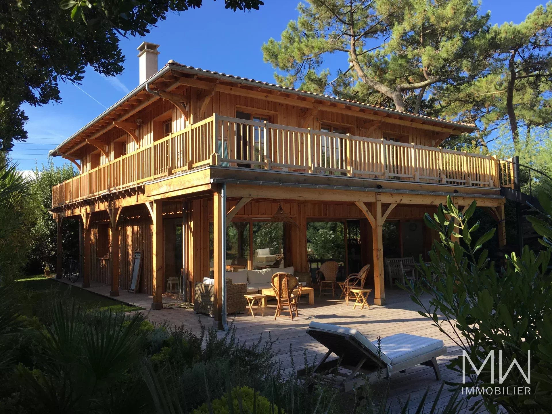 VILLA BOIS AVEC PISCINE – CAP FERRET – 10 COUCHAGES