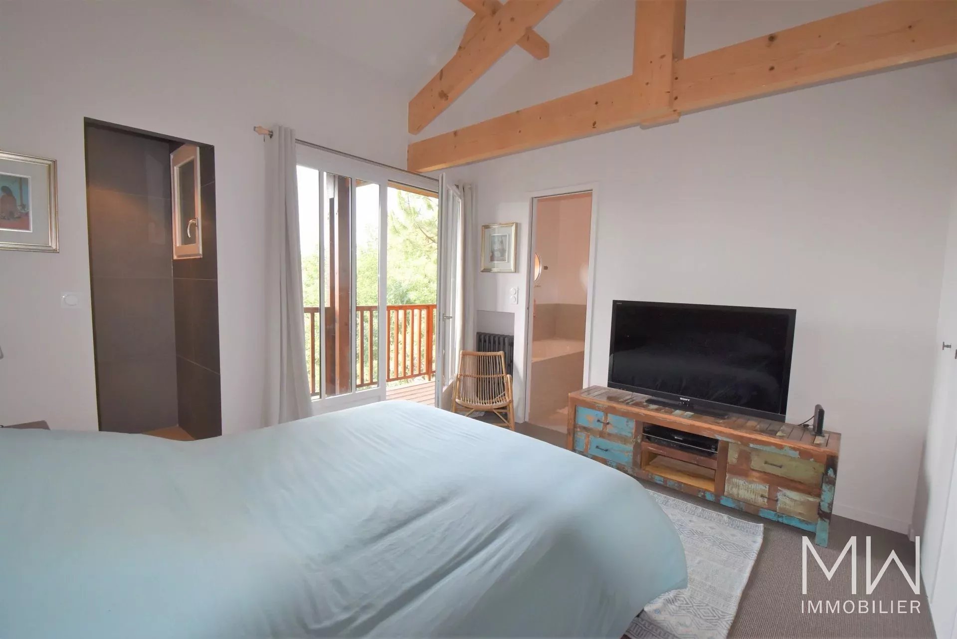 LOCATION SAISONNIÈRE EN PLEIN CŒUR DU VILLAGE DU CAP FERRET – 8 PERSONNES