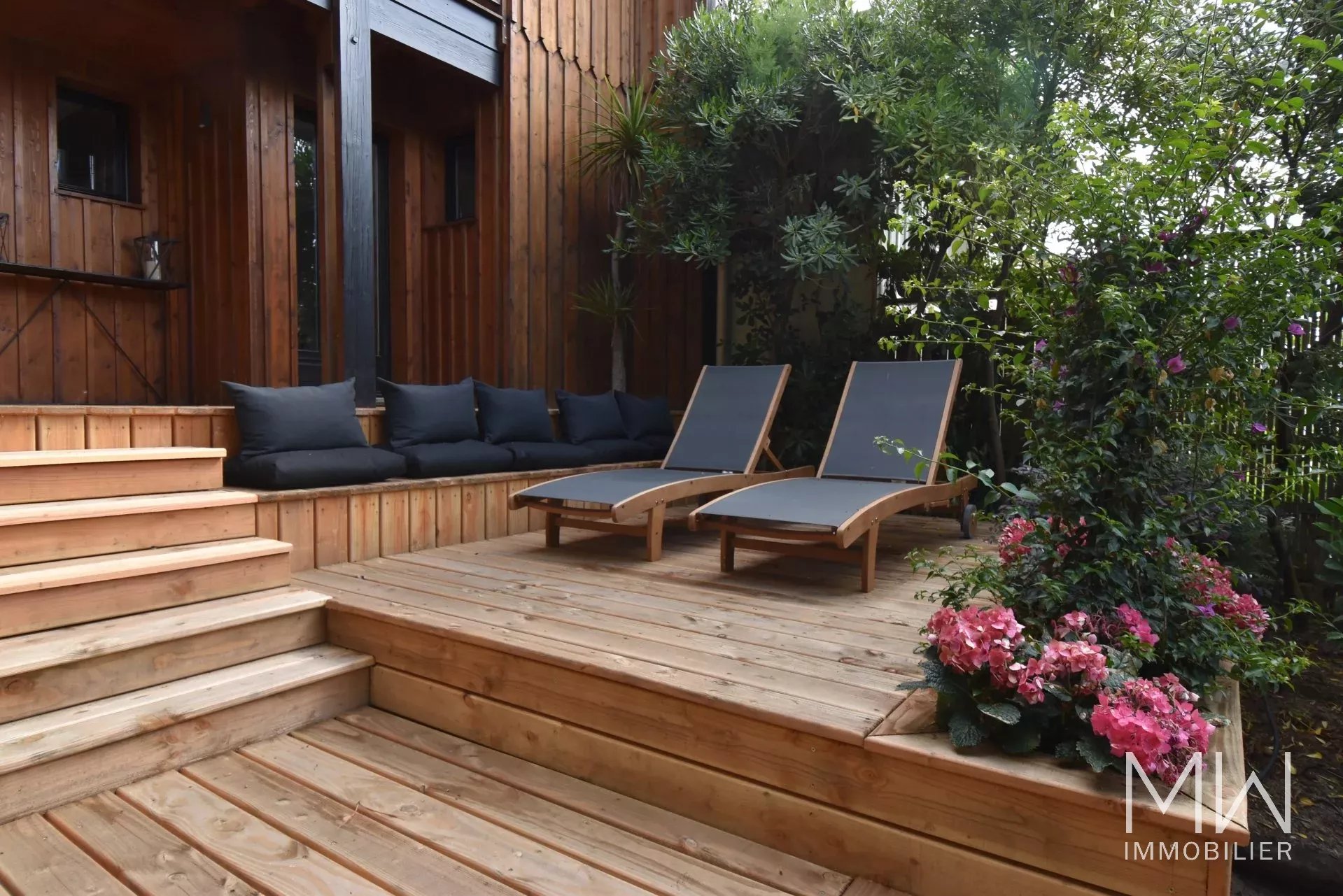 LOCATION SAISONNIÈRE EN PLEIN CŒUR DU VILLAGE DU CAP FERRET – 8 PERSONNES