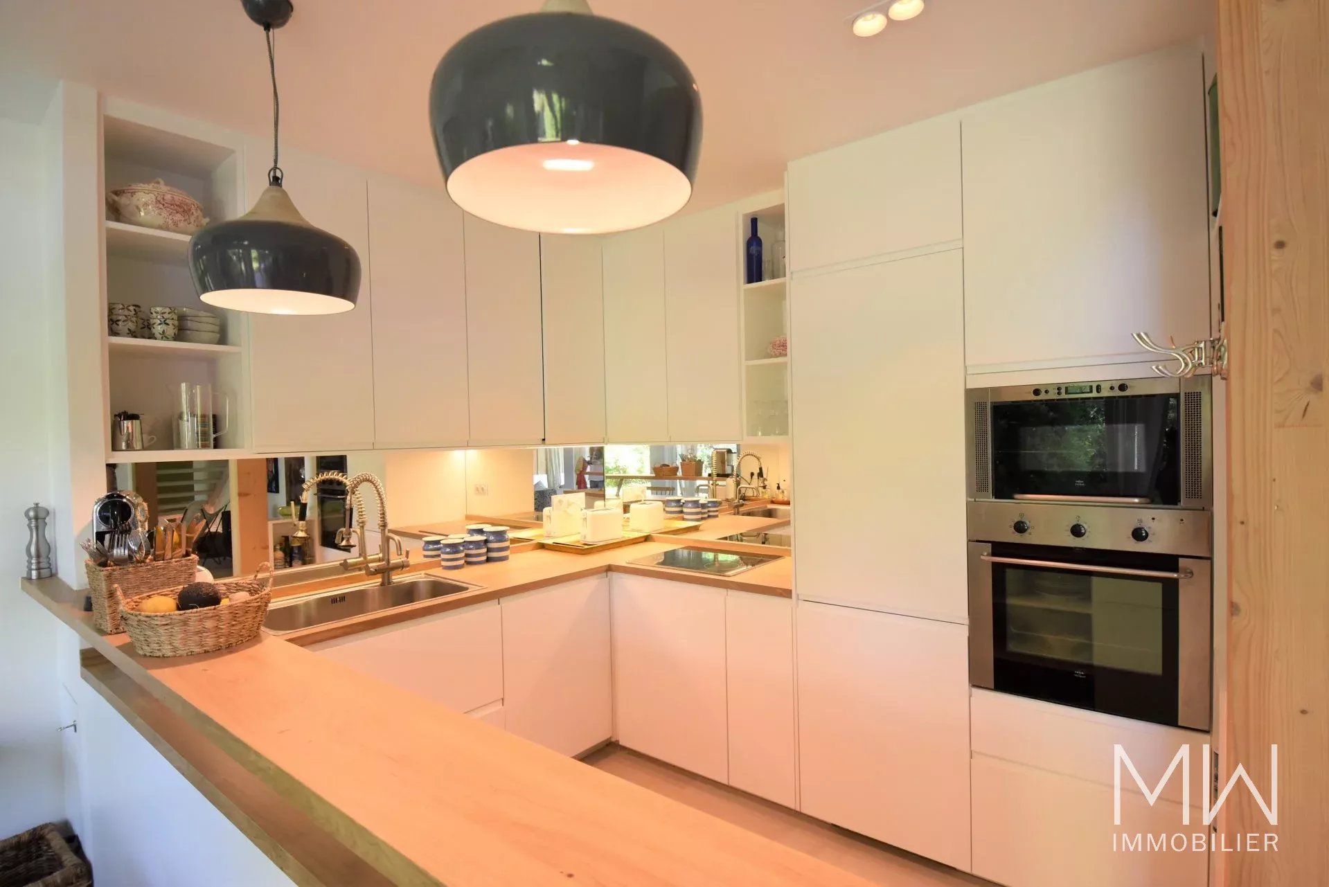 LOCATION SAISONNIÈRE EN PLEIN CŒUR DU VILLAGE DU CAP FERRET – 8 PERSONNES