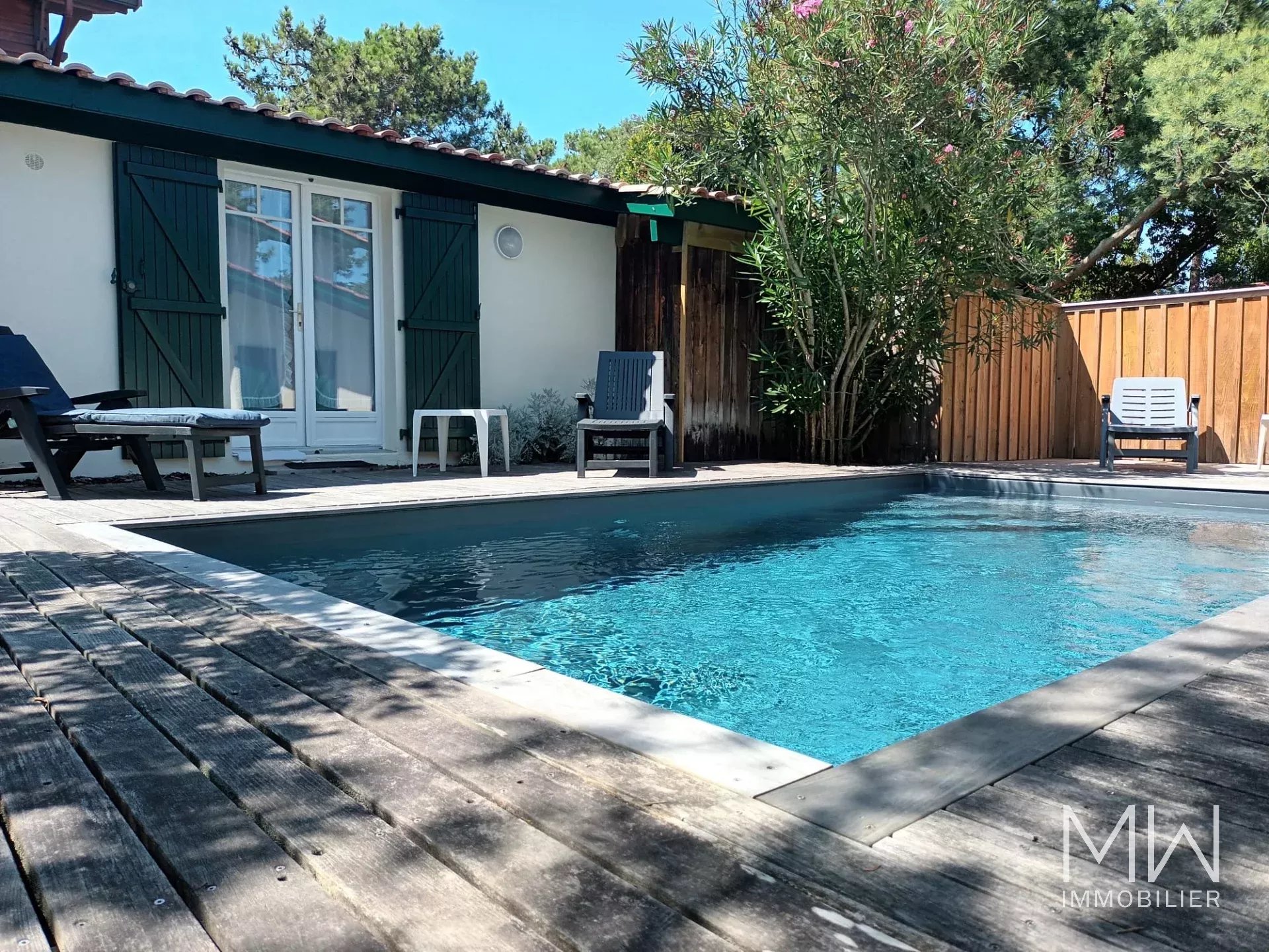 VILLA AVEC PISCINE – CAP FERRET – 8 COUCHAGES