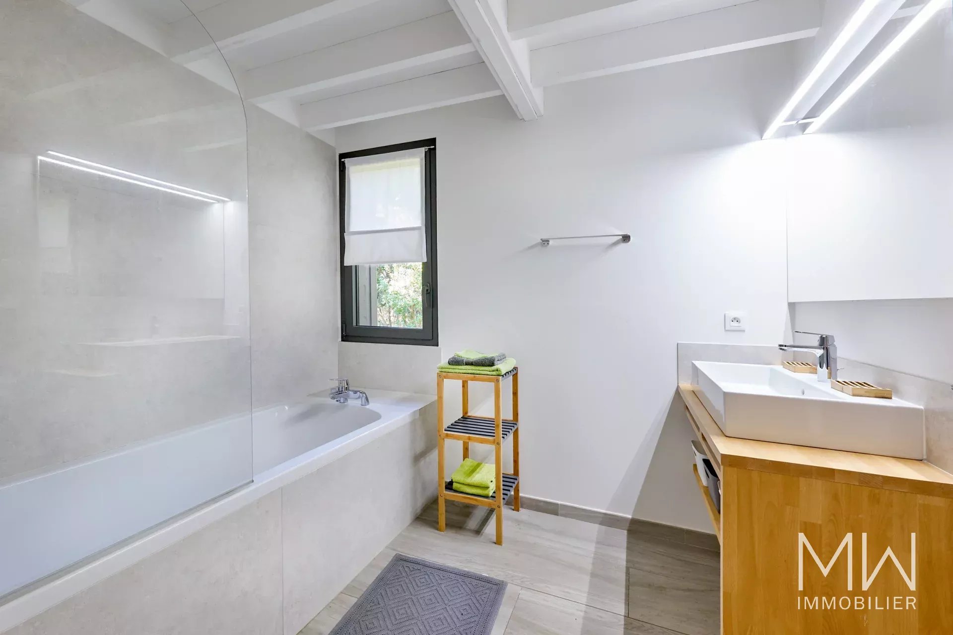 VILLA NICHEE DANS LA PINEDE – CAP FERRET – 8 COUCHAGES