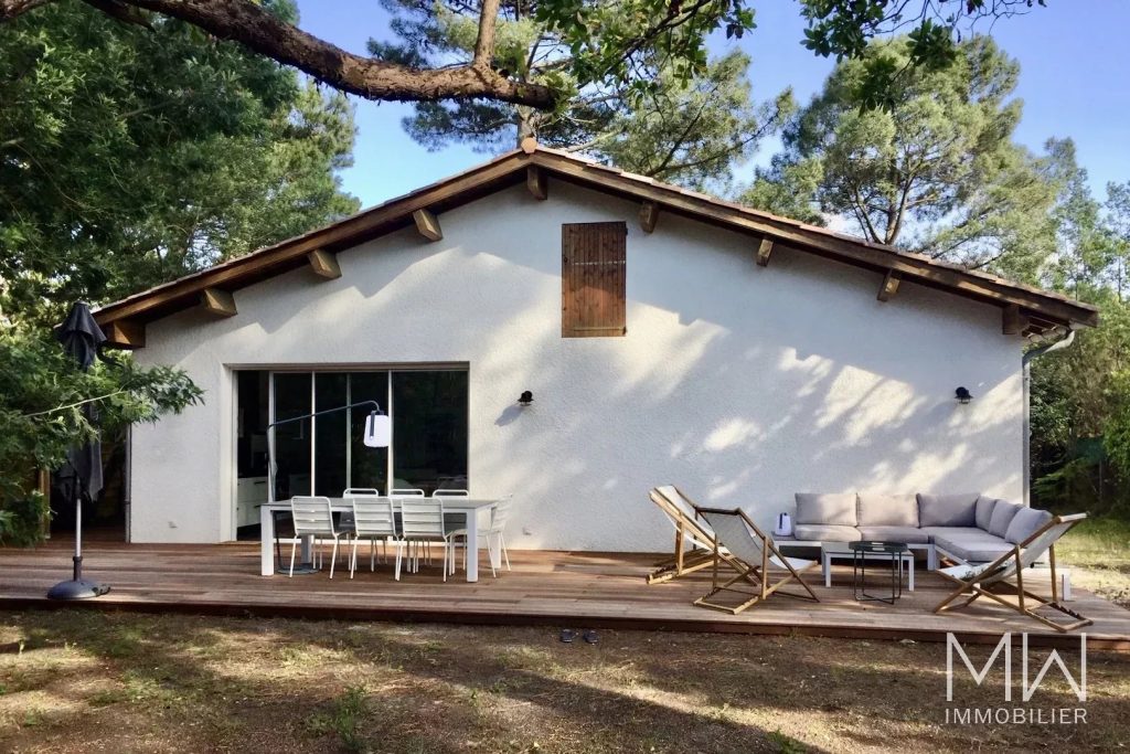 VILLA EN LISIERE DE FORET
