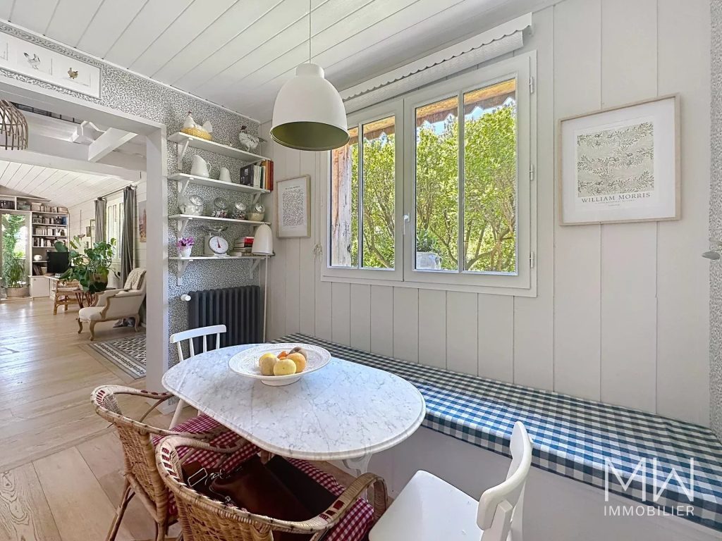 CHARMANTE VILLA BOIS SOUS LA PINEDE
