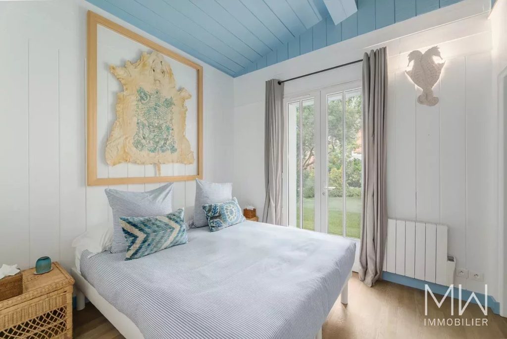 VILLA D&rsquo;EXCEPTION FACE AU BASSIN