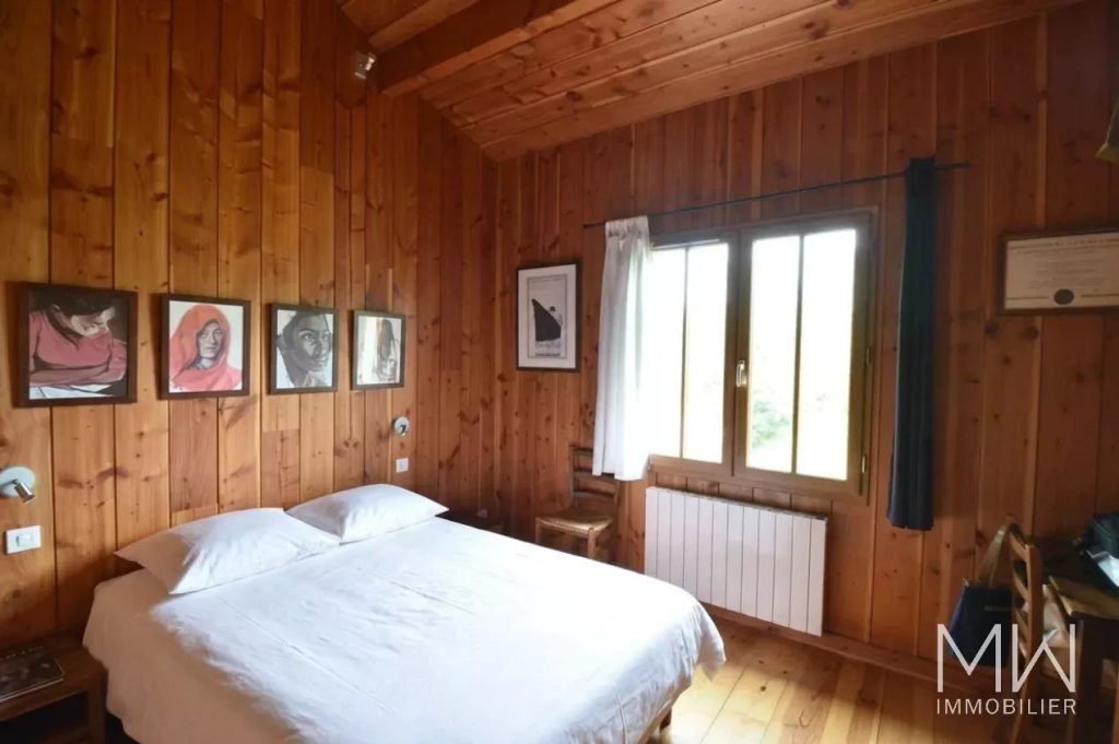 BELLE VILLA BOIS AU PIED DU PHARE