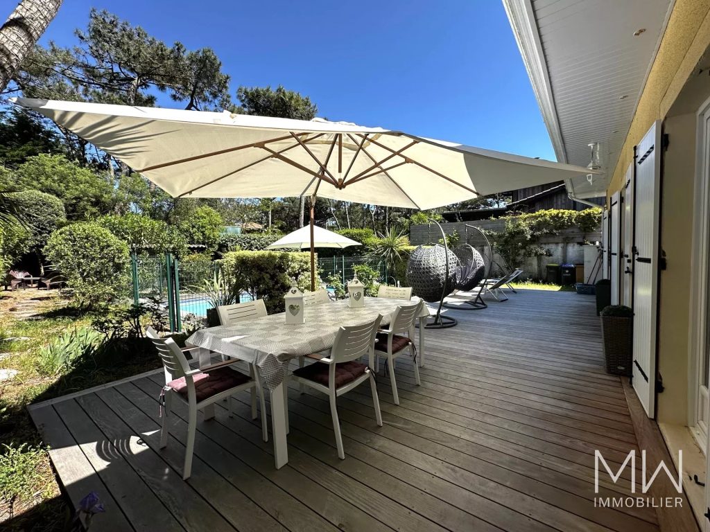 PETITE VILLA AVEC PISCINE