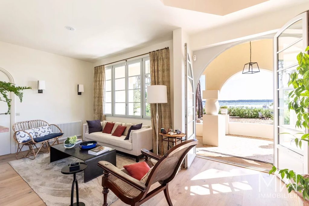 VILLA D&rsquo;EXCEPTION EN 1ERE LIGNE