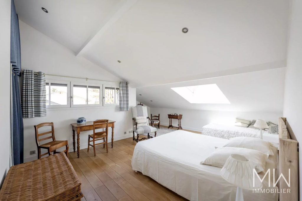 ELEGANTE ET SPACIEUSE VILLA