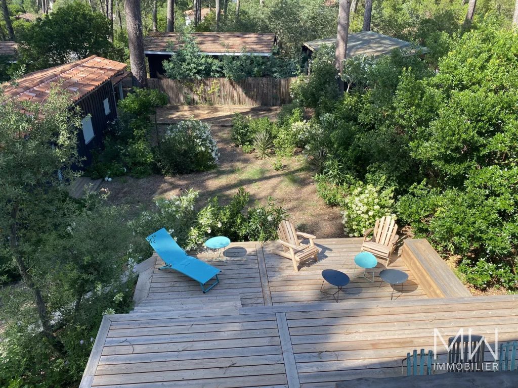 BELLE VILLA BOIS ENTRE LE PORT ET BERTIC