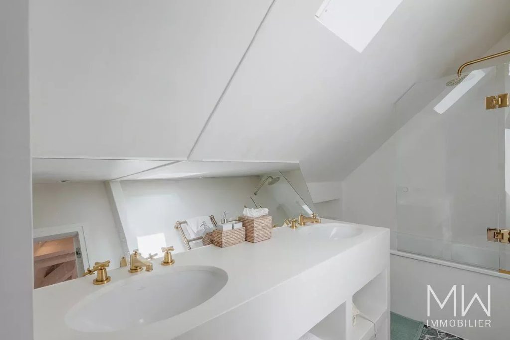 VILLA D&rsquo;EXCEPTION FACE AU BASSIN
