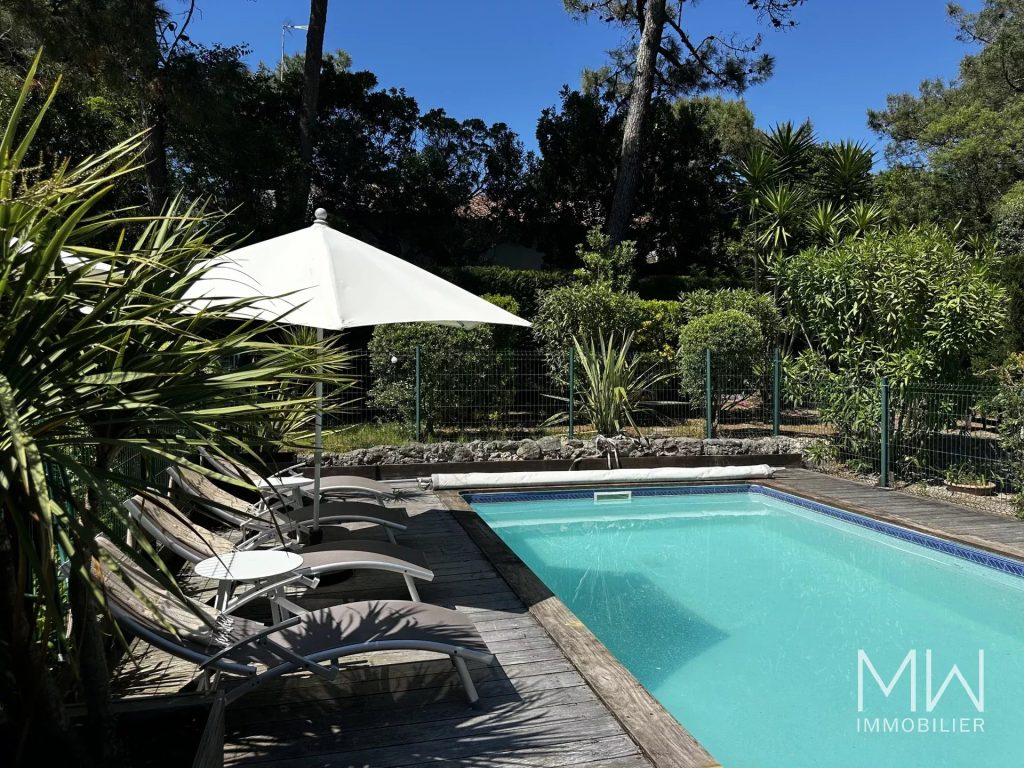 PETITE VILLA AVEC PISCINE