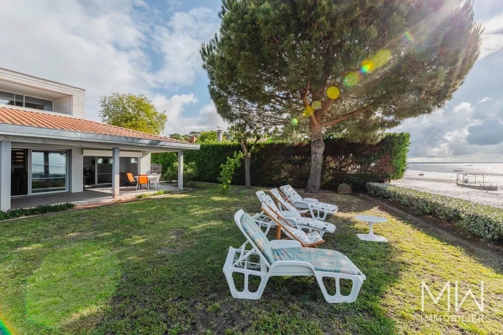 VILLA 1ERE LIGNE