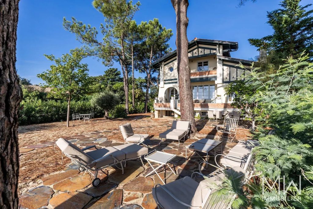 VILLA D&rsquo;EXCEPTION EN 1ERE LIGNE