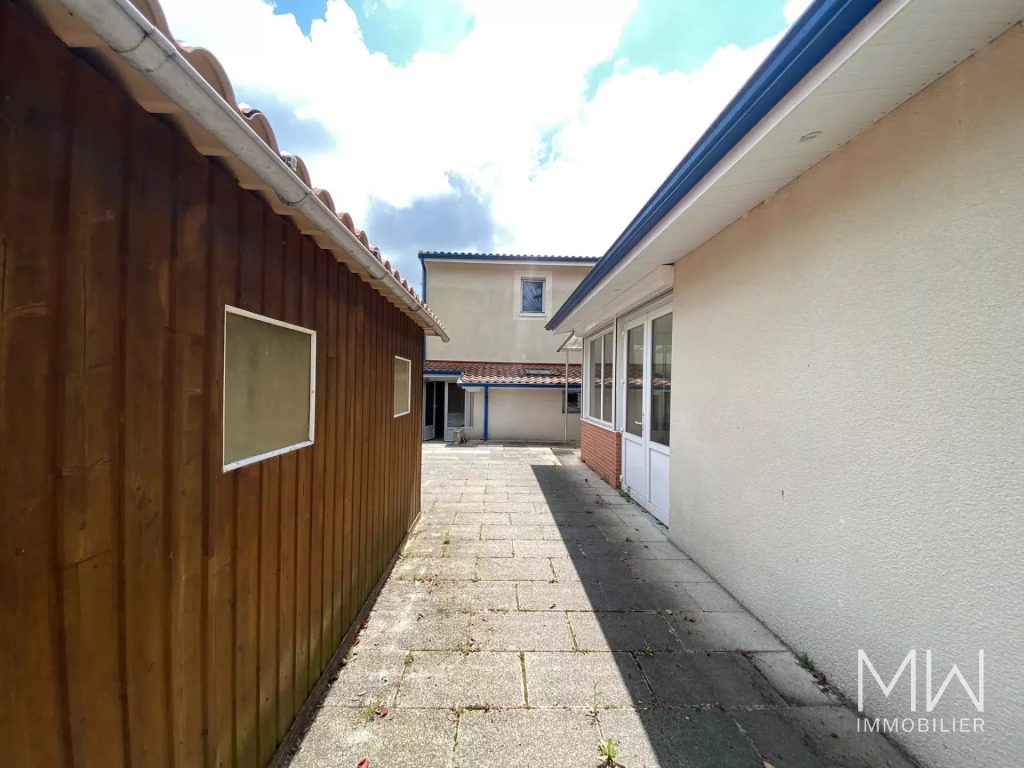 AGREABLE ENSEMBLE IMMOBILIER